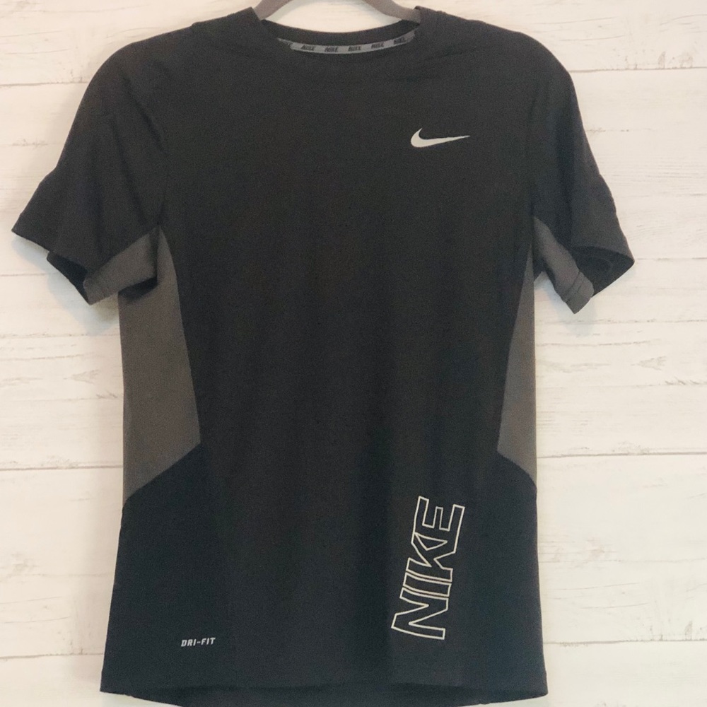 Nike | Flight Ss Black and Grey Top - Large